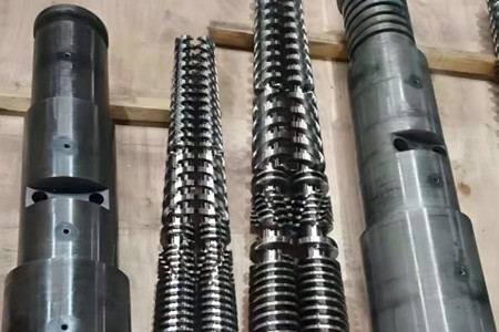 塑料擠出機(jī)機(jī)筒螺桿發(fā)貨前，廠家需要做哪些工作？